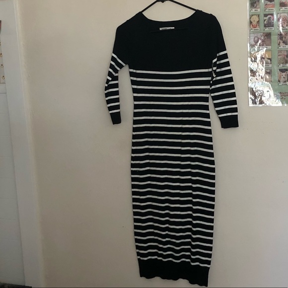 Old Navy Dresses & Skirts - Striped sweater maxi-dress. Like new!!